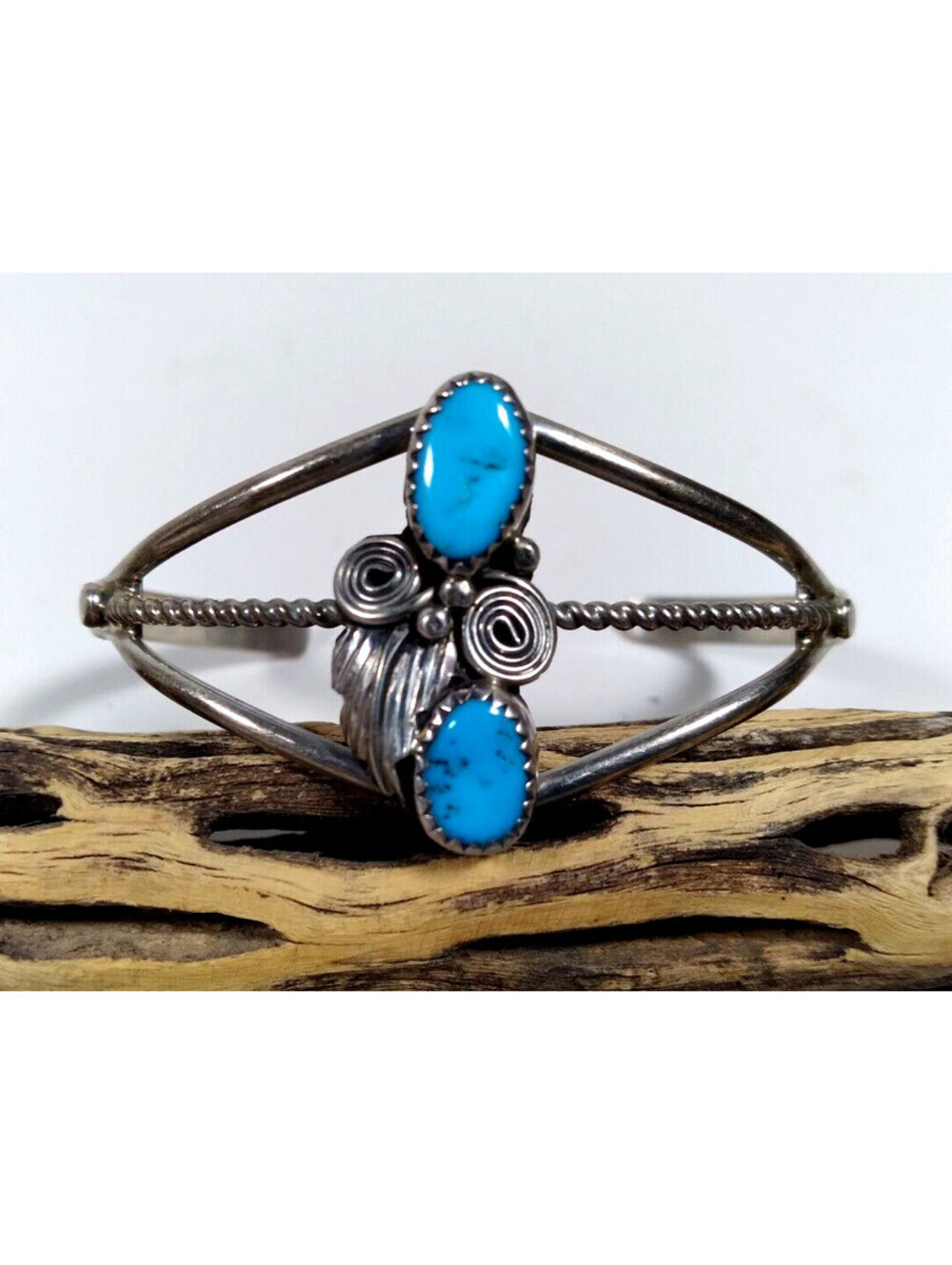 VINTAGE Sterling Silver Navajo Leaf & Turquoise Cuff Bracelet signed WM 12 grams